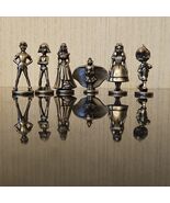 Disney Monopoly Mover Playing Piece Metal Figure Pocket Trinket Characte... - $246.90 MXN