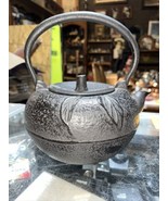 Vintage Japanese Cast Iron Tetsubin Teapot - Leaves - £42.27 GBP