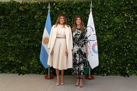 First Lady Melania Trump and Argentina First Lady Juliana Awada G20 Phot... - £6.92 GBP+