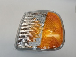 Driver Turn Signal Lamp Park Light *Compare* Fits 97-03 Ford F150 Pickup 22333 - £27.36 GBP