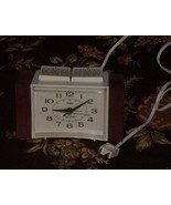 60&#39;s 70&#39;s WESTCLOX DROWSEWOOD ll Dialite ELECTRIC ALARM CLOCK 2 Snooze B... - $284.15 MXN