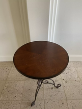 Great Round wooden coffee table . - £69.44 GBP