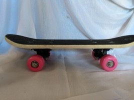  Mint Checker Complete Kid&#39;s Skateboard 17&quot; EUC  - £19.13 GBP