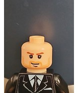 LEGO Indiana Jones Minifigure Head Light Flesh Grin Closed Mouth - $368.84 MXN