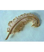 GORGEOUS VINTAGE CORO LEAF FERN FROND PIN BROOCH LUSTROUS GOLD METAL GOL... - £17.77 GBP