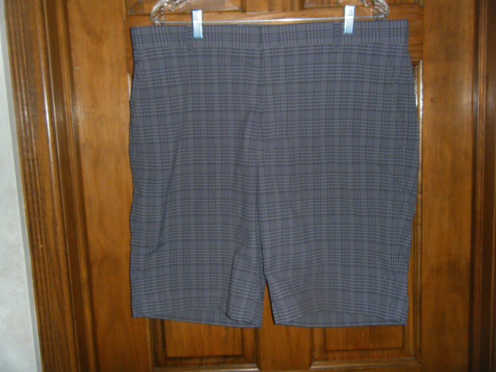 Walter Hagen Gray Plaid Golf Shorts - Size 38 Waist - $22.72