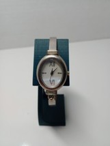 J Jill Women&#39;s Silver Toned Bracelet Watch Tested - £7.08 GBP