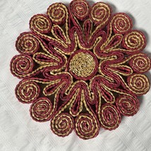 Vintage 7&quot; Round Woven Hot Pad Flower Floral Tan Pink Raffia Rattan Trivet - $5.90