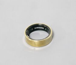 Samsung Galaxy Ring SM-Q509 Size 9 - Titanium Gold image 2