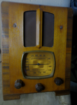 Antique Emerson Wood Mini 13&quot; Wood Tombstone Tube Radio Police band Powe... - $121.54
