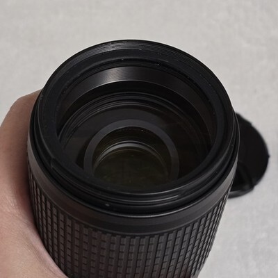 Nikon AF-S VR Zoom-Nikkor 70-300mm F/4.5-5.6G IF-ED Lens w/ Caps Item image 3