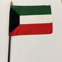 New Kuwait Mini Desk Flag - Black Wood Stick Gold Top 4” X 6” - £3.91 GBP