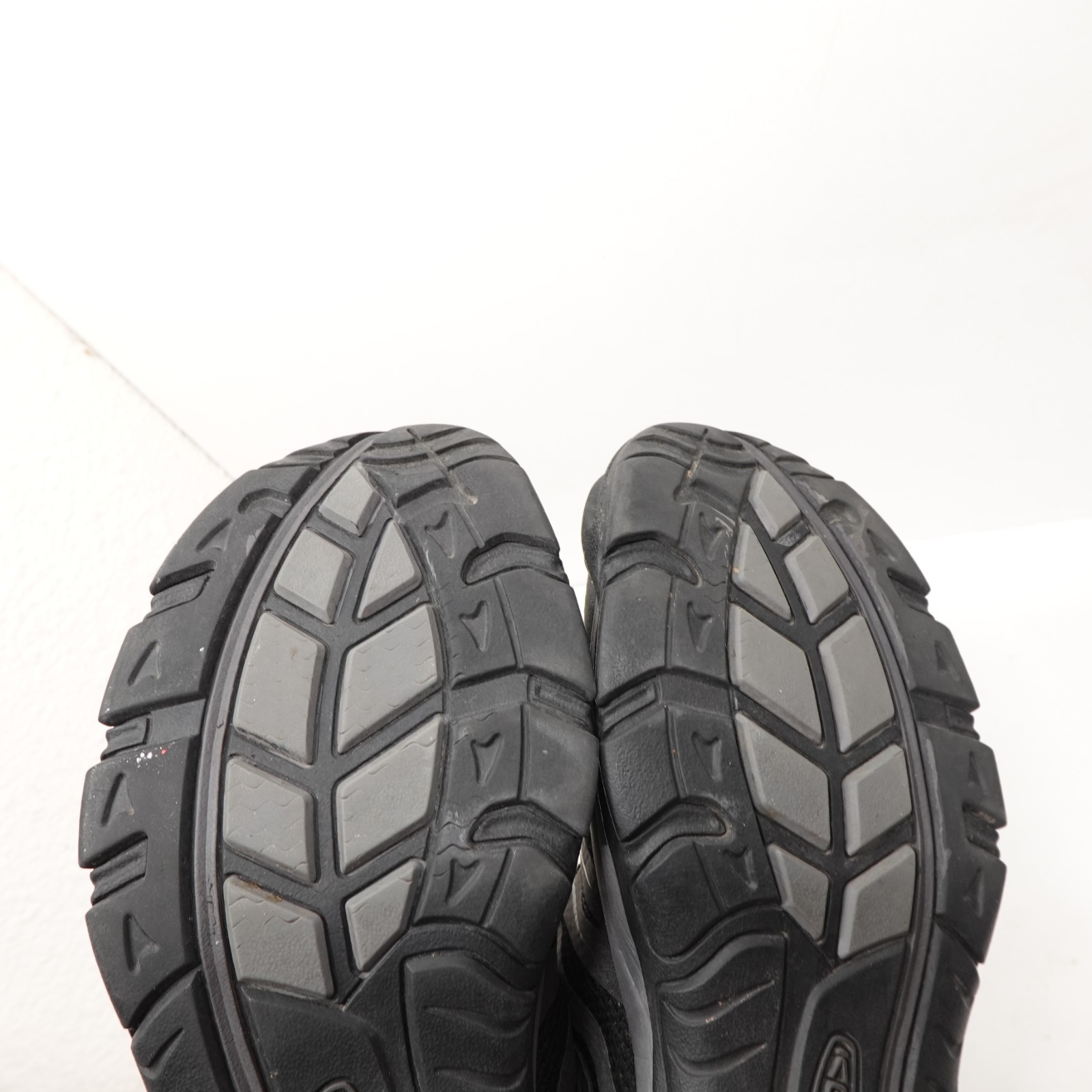 Keen McKenzie Shoes Mens Size 10.5 Black Gray Mesh Hybrid Water Camping Summer Item image 7