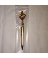 Wonder Woman Bead Pen Gold - $93.28 MXN