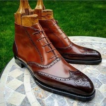 MEN&#39;S HANDMADE TWO TONE BROWN LEATHER ANKLE HIGH WINGTIP BROGUE BOOTS - €121,26 EUR
