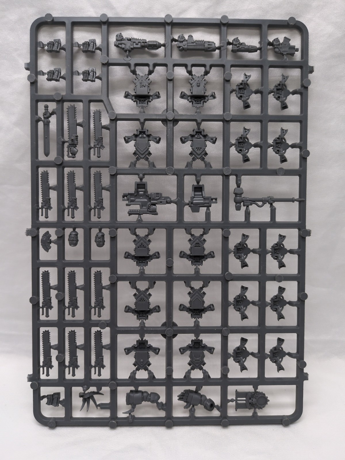 Warhammer 30k Sprue Jet Packs Chainsaws Guns Heads  - $29.69