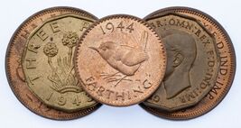Great Britain 5-Coin Set Pre-Decimal Coinage Farthing Halfpenny Threepence - $82.54