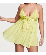 ViCTORiA&#39;S SECRET VERY SEXY SHEER PLEATED FLORAL LACE BABYDOLL GOWN YELL... - $40.20 CAD