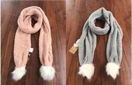 New Hollister Women Pom Pom Cozy Knit Faux Fur Gray Pink Scarf One Size - £18.04 GBP