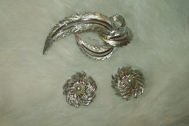 Vintage Sarah Coventry jewelry Clip Earrings and Pin Brooch Set GUC - $15.00