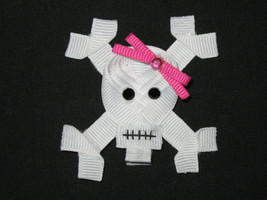 NEW &quot;SKULL &amp; CROSSBONES&quot; Girls Ribbon Hairbow Clip Bow Sculpture Clippie... - £3.97 GBP