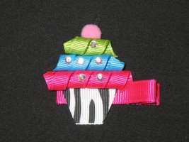 New &quot;Zebra Cupcake&quot; Hairbow Alligator Clip Girls Ribbon Sculpture Hair Bows - £3.19 GBP