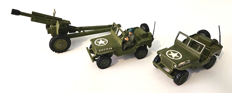 Dinky Toys No 615, US Jeep with 105mm Howitzer, Plus One Extra Jeep Without Man - $48.62
