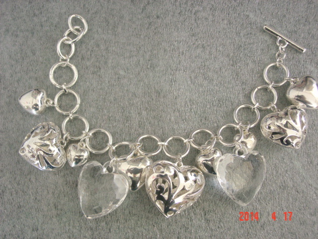 Puffy Hearts Charm Bracelet - Gorgeous!! Large and small puffy hearts - Silver - £15.62 GBP