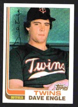 Minnesota Twins Dave Engle 1982 Topps Baseball Card # 738 nr mt  ! - £0.39 GBP