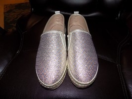 a.M Slip on Gold and Silver Design Size 6 Women&#39;s EUC - £23.54 GBP