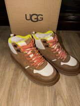 Size 5 UGG(r) Highland High Top Heritage Hiking Boot in Chestnut BNIB - $89.09