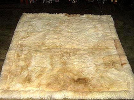 Soft baby alpaca fur carpet, natural white, 80 x 60 cm/ 2&#39;62 x 1&#39;97 ft - £145.48 GBP