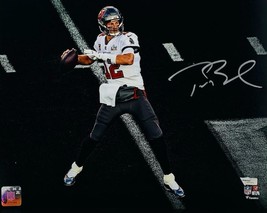 TOM BRADY Autographed Super Bowl LV 11&quot; x 14&quot; Spotlight Photograph FANATICS - £1,569.32 GBP