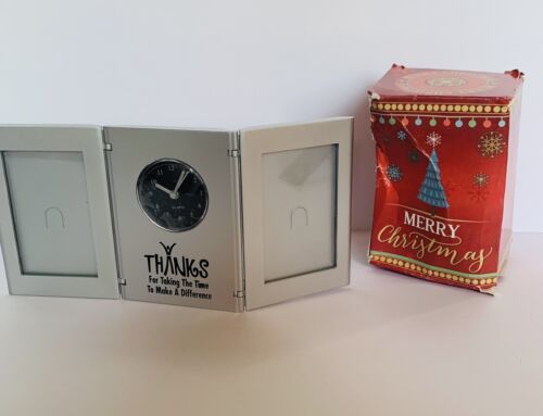 Holiday Clock Photo Frames Quartz Thanks Taking the Time to Make a Diffe... - $8.55