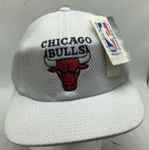 Vintage Chicago Bulls White Strap back Hat  NBA Basketball Jordan - £28.36 GBP