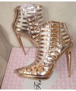 First Love By Penny Loves Kenny whisper Rose Gold cage sandals Size 7.5 new - $1,232.67 MXN