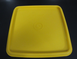 Tupperware 1363-19 Golden Yellow Stackable Square Lid - £7.77 GBP