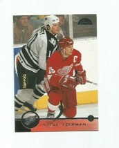 Steve Yzerman (Detroit Red Wings) 1996-97 Donruss Hockey Card #13 - £3.90 GBP