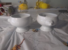 Set Of 2 Sur La Table Everyday Porcelain Lion-headed Pedestal Bowls - £23.85 GBP