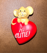 Valentines Mouse Brooch Pin-Hallmark Hi Cutie’-Vintage 2” Plastic EUC - £4.82 GBP