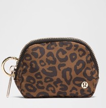 Lululemon Everywhere Belt Bag Nano Leopardo Brown Wrist Adjustable Band NWT - $746.16 MXN