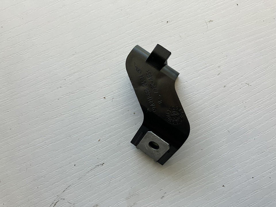 2003-2009 Mercedes E320 E350 E500 W211 Dash Mount Bracket OEM - $11.87