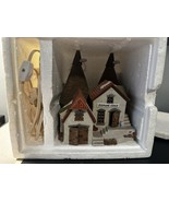 Department 56 Dickens Village Series Bishops Oast House - $313.61 MXN