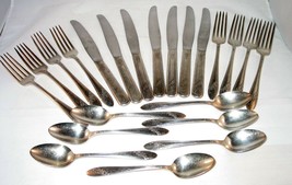 An item in the Antiques category: Queen Bess II Diagonal Floral 22 cs  Knife Fork Spoon Silverplate Nice 1940s