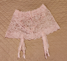 Vtg Sz S Victoria&#39;s Secret Pink Lace Skirted Panty Thong Removeable Garters NWOT - £27.12 GBP