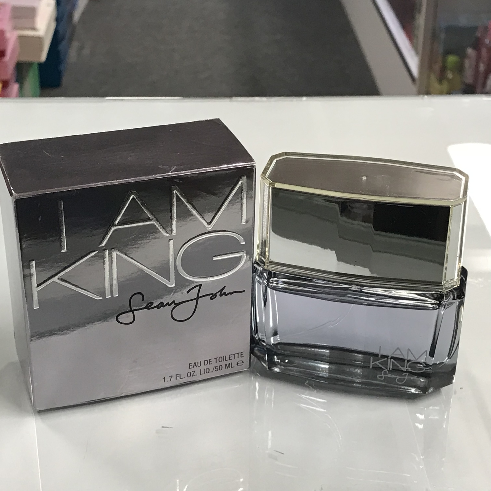 I am King by Sean John for Men 1.7 fl.oz / 50 ml Eau De Toilette Spray - $43.99