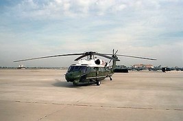 Marine One VH-60N Sikorsky helicopter at MCAF Quantico 1992 Photo Print - $8.81+