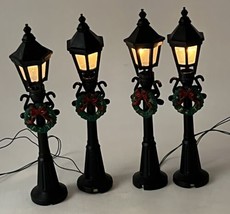 Trim A Home Battery Powered Lighted Lamp Posts Christmas Village Accessory 4.5&quot; - £14.25 GBP