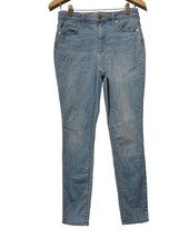 Universal Thread High Rise Skinny Jeans Women&#39;s 6/28R Blue Light Wash - $16.82