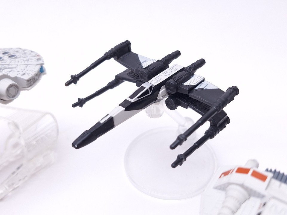 Hot Wheels Die Cast Star Wars Millennium Falcon Snow Speeder X-Wing Slave 1 Lot Item image 4